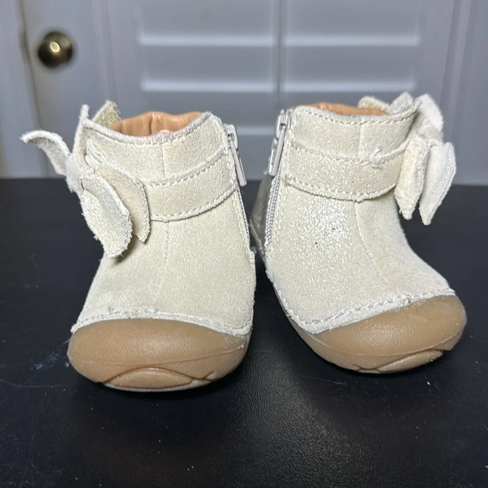 Stride Rite gold metallic sparkle bow boot 3M
